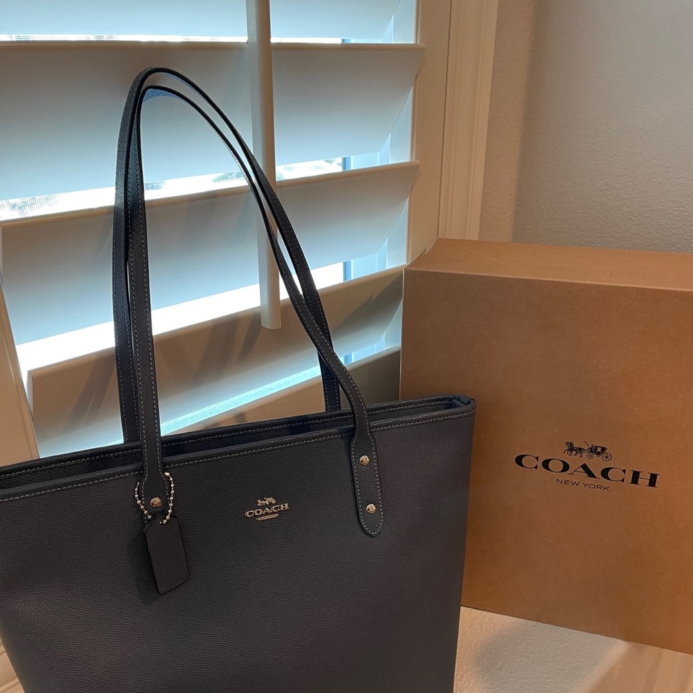 Coach tote - Picture 3 of 6